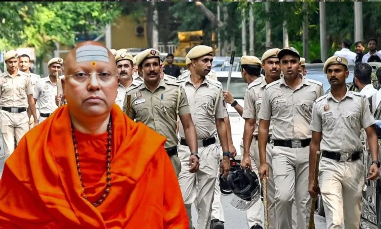 Swami Chaitanyanand Saraswati: आश्रम में छात्रों के साथ जबरन शारीरिक संबंध,17 छात्राओं ने लगाए यौन शोषण का आरोप, जानिए कौन है स्वामी चैतन्यानंद सरस्वती?