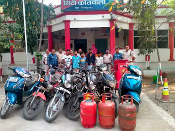 गरिफ्तार:जांजगीर-चांपा, रायपुर और भिलाई से चोरी कर बिलासपुर में बेचते थे