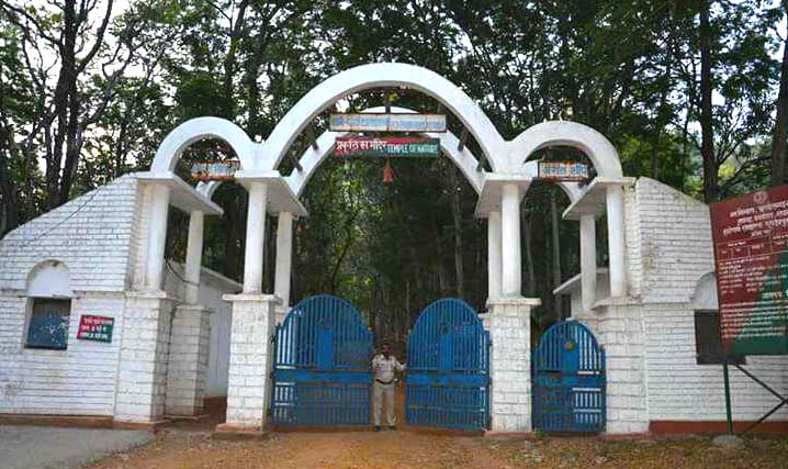 ‘मानवता के लिए योग’ थीम पर होगा इस वर्ष का 8वाँ अन्तर्राष्ट्रीय योग दिवस अन्तर्राष्ट्रीय योग दिवस पर रायगढ़ स्टेडियम में होगा जिला स्तरीय योग कार्यक्रम उच्च शिक्षामंत्री श्री उमेश पटेल होंगे कार्यक्रम के मुख्य अतिथि जिले के प्रमुख धार्मिक, ऐतिहासिक पर्यटन स्थलों के साथ स्थानीय निकायों में भी आयोजित होंगे योग दिवस