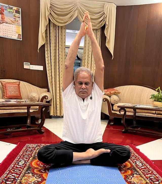 योग मनुष्य की शारीरिक, मानसिक और आध्यात्मिक ऊर्जा बढ़ाता है-मुख्यमंत्री श्री भूपेश बघेल
