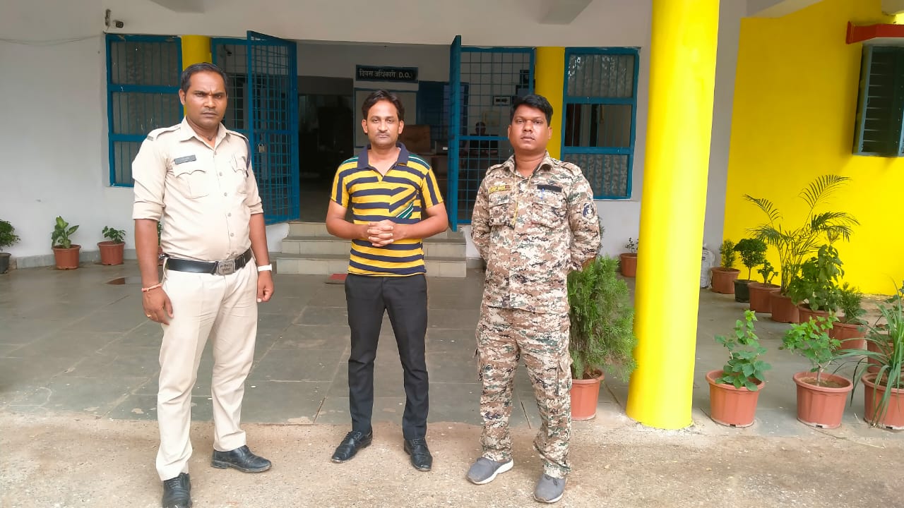 पुसौर पुलिस धोखाधड़ी के आरोपी को बिलासपुर में की गिरफ्तार….  ● नौकरी लगाने के नाम पर 3 लाख की ठगी कर फरार था आरोपी….