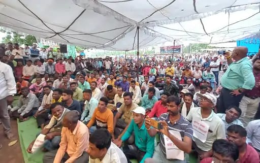 CG News: हड़ताली कर्मचारियों पर सख्ती शुरू