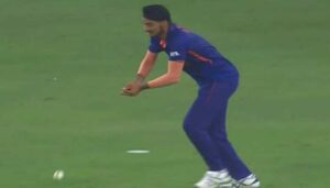 Ind Vs Pak : भारत की हार के बाद ट्रोल हो रहे अर्शदीप सिंह