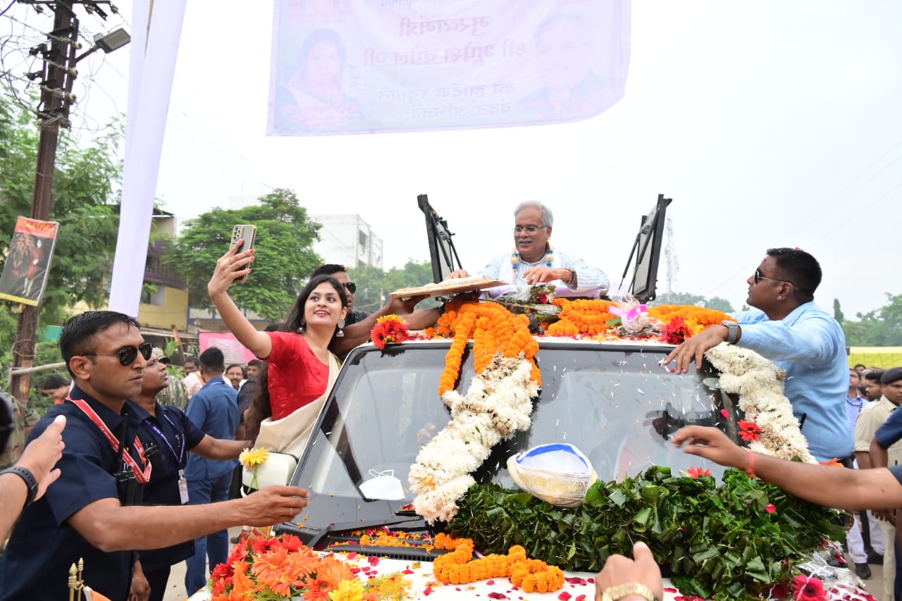 सारंगढ़ में मुख्यमंत्री श्री भूपेश बघेल का ऐतिहासिक रोड