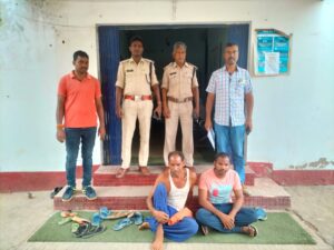पुलिसकर्मियों पर हमला करने वाले पिता-पुत्र गिरफ्तार, भेजे गये रिमांड पर