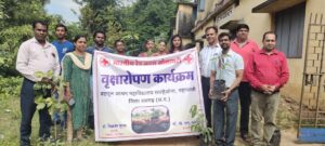 बटमूल कॉलेज की रेडक्रास इकाई ने किया वृक्षारोपण