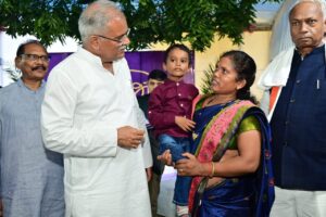 माँ ने बच्चे का जीवन बचाने के लिए मुख्यमंत्री को दिया धन्यवाद
