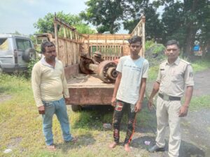यार्ड से ट्रेलर वाहन की एक्लस चोरी कर ले जा रहे दो चोर गिरफ्तार