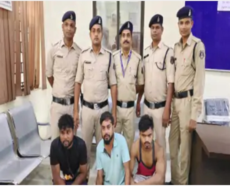नाबालिग लड़की से हैवानियत शराब पिलाकर किया गैंगरेप, आरोपी गिरफ्तार