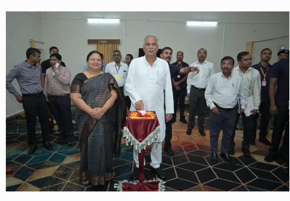 मुख्यमंत्री श्री भूपेश बघेल ने डौंडीलोहारा के क्षेत्रवासियों को 159 करोड़ रुपए के विकास कार्यों की दी सौगात