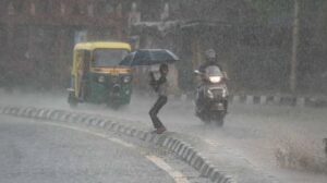 इन जिला मैं बारिश का रेड अलर्ट, बाढ़ लौटने से जन-जीवन प्रभावित