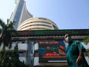 30 शेयर वाला सेंसेक्स बुधवार सुबह 215.6 अंक की गिरावट के साथ 59,504.14 के स्तर पर खुला