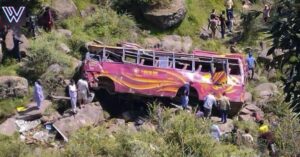 24 घंटे में दूसरा बड़ा हादसा, खाई में बस गिराने से 7 की मौत