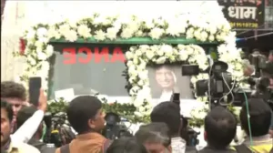 राजू श्रीवास्तव अब अनंत की यात्रा पर: अंतिम संस्कार दिल्ली के निगमबोध घाट पर होगा