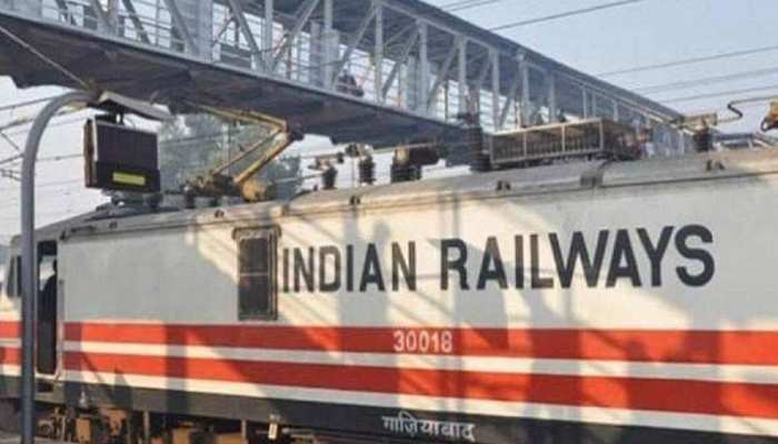 Indian Railways: रेलवे ने बदला ट‍िकट बुक‍िंग का न‍ियम, जान लें पूरा स‍िस्‍टम; वरना नहीं म‍िलेगी सीट