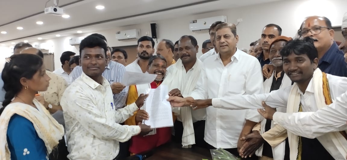 मुख्यमंत्री की घोषणा पर अमल: विशेष पिछड़ी जनजाति के 80 युवाओं को मिली शासकीय नौकरी