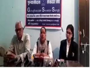 अपनी दो बेटियों से किया दुष्कर्म: