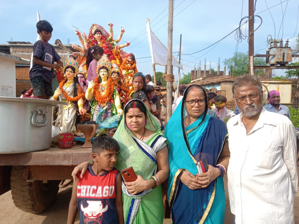 पूरे जोश और उत्साह के साथ संगीतराई डीपापारा में विराजमान माँ जगदम्बा का विसर्जन