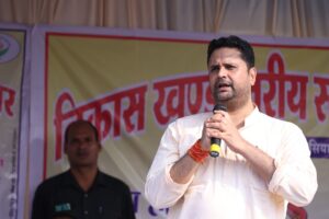 Raigarh News: स्वास्थ्य शिविर का मिला बेहतर रिस्पॉस, हर ब्लॉक में लगे स्वास्थ्य शिविर-उच्च शिक्षा मंत्री श्री उमेश पटेल