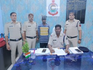 Raigarh News : हत्या के प्रयास मामले का फरार आरोपी ग्राम रेगडा से गिरफ्तार, चक्रधरनगर पुलिस ने भेजा रिमांड