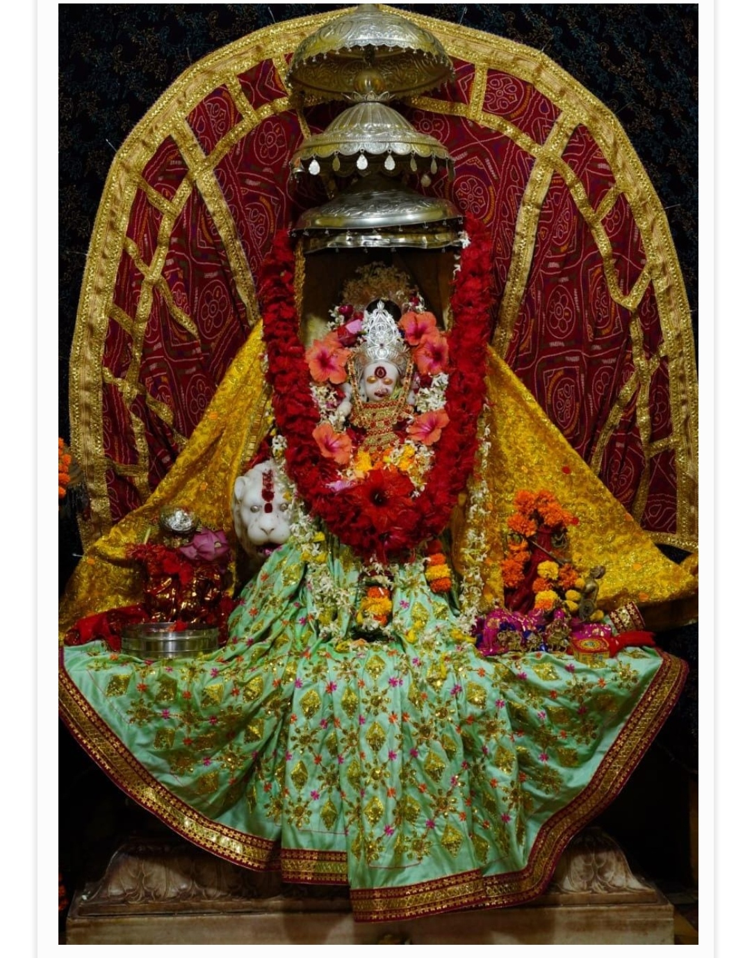 मुख्यमंत्री श्री बघेल ने की मां दंतेश्वरी की पूजा-अर्चना प्रदेश वासियों के लिए सुख-समृद्धि और खुशहाली की प्रार्थना की