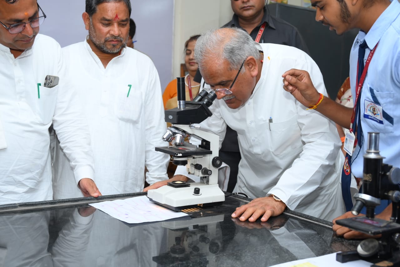मुख्यमंत्री श्री भूपेश बघेल ने स्वामी आत्मानंद मल्टीपरपज स्कूल का किया लोकार्पण