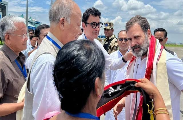 पुलिस ने मणिपुर मे रोका राहुल गाँधी का काफिला, जानिए क्या है वजह