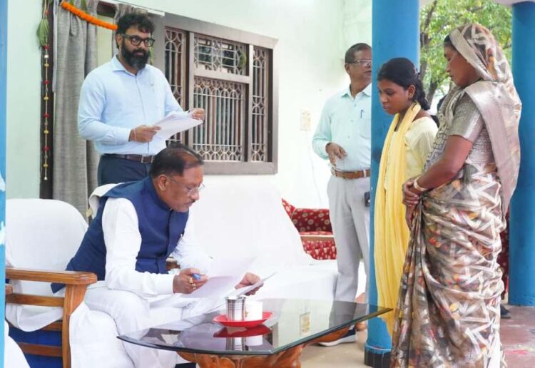 मुख्यमंत्री श्री विष्णु देव साय ने बगिया में सुनी आम जनता की समस्याएं