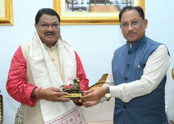 मुख्यमंत्री श्री साय से केंद्रीय जनजातीय कार्य मंत्री श्री जुएल ओराम ने की सौजन्य मुलाकात