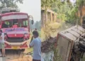 Chhattisgarh Current news: छत्तीसगढ़ में भीषण सड़क हादसा; हाइवा और बस की हुई आमने-सामने टक्कर से चालक की मौत, एक की हालत गंभीर