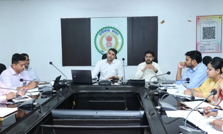 Top News In Raigarh: सीएम कॉन्फ्रेंस के निर्देशों का अक्षरशः पालन सुनिश्चित करें-कलेक्टर मयंक चतुर्वेदी