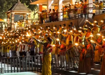 26 लाख दीयों से सजा अयोध्या, वर्ल्ड रिकॉर्ड बनाने की तैयारी, योगी बोले- ‘जहां कभी गोलियां चलीं, वहां दीये जला रहे’