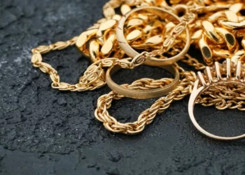 महंगा हुआ गोल्ड तो बढ़ गई तस्करी, केरल एयरपोर्ट पर लावारिस पड़ा मिला 73 लाख का सोना