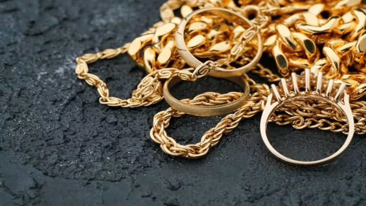 महंगा हुआ गोल्ड तो बढ़ गई तस्करी, केरल एयरपोर्ट पर लावारिस पड़ा मिला 73 लाख का सोना