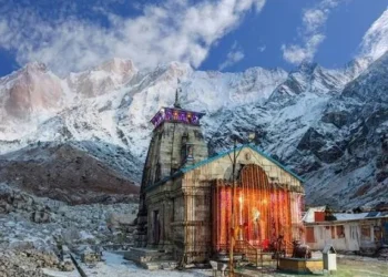 Kedarnath dham: कल बंद होंगे केदारनाथ के कपाट, विधि विधान के साथ सभामंडप में विराजमान हुई बाबा की डोली