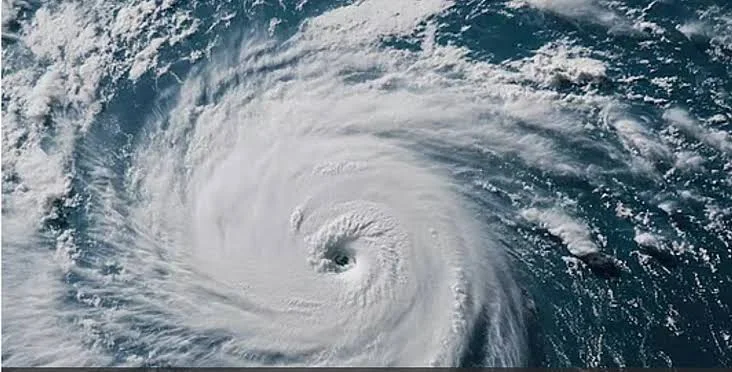 Cyclone montha: कल आंध्रप्रदेश में तट से टकराएगा चक्रवाती तूफान ‘मोंथा’, इन राज्यों में भारी बारिश का अलर्ट…