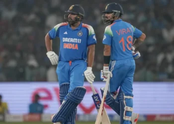 IND vs AUS: रोहित-कोहली के पास मिलकर कमाल करने का मौका, ऑस्ट्रेलियाई जोड़ी को छोड़ सकते हैं पीछे