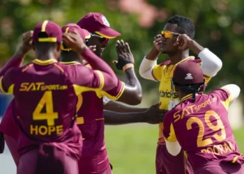 आखिरी ओवर में हुआ हाई वोल्टेज ड्रामा, सुपर-ओवर में पहुंचा मैच, जैसे-तैसे वेस्टइंडीज को मिली जीत