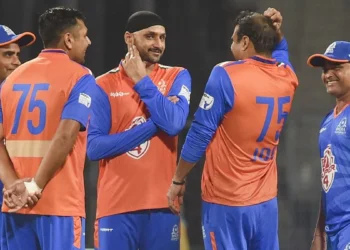 एक साथ खेलते हुए दिखेंगे हरभजन और श्रीसंत, इस तारीख से शुरू हो रहा है ये टूर्नामेंट