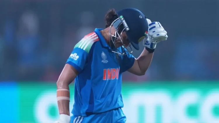 अजीबोगरीब तरीके से आउट हुईं स्मृति मंधाना, थर्ड अंपायर के फैसले पर दिया ऐसा रिएक्शन, देखें VIDEO