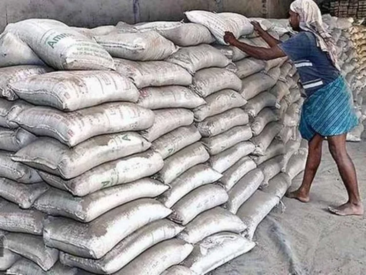 Cement Price Reduce: घर बनाने वालों के लिए खुशखबरी, सीमेंट के कीमतों में आएगी बड़ी गिरावट!.. केंद्र सरकार जल्द लेगी बड़ा फैसला