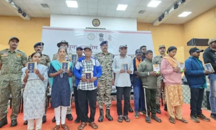 Current news in CG: छत्तीसगढ़ में सुरक्षाबलों को मिली बड़ी सफलता, झीरम नक्सल हमले के मास्टरमाइंड समेत 10 माओवादियों ने किया आत्मसमर्पण…