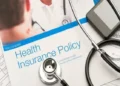 Health Insurance: इंश्योरेंस धारकों के लिए खुशखबरी! Health Insurance में महंगे प्रीमियम पर लगेगी रोक, एजेंट कमीशन पर 20% तक घटाने की तैयारी