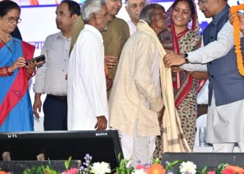 विशेष लेख : वरिष्ठ नागरिकों के सम्मान, सुरक्षा और कल्याण के लिए प्रतिबद्ध – छत्तीसगढ़ का आदर्श मॉडल