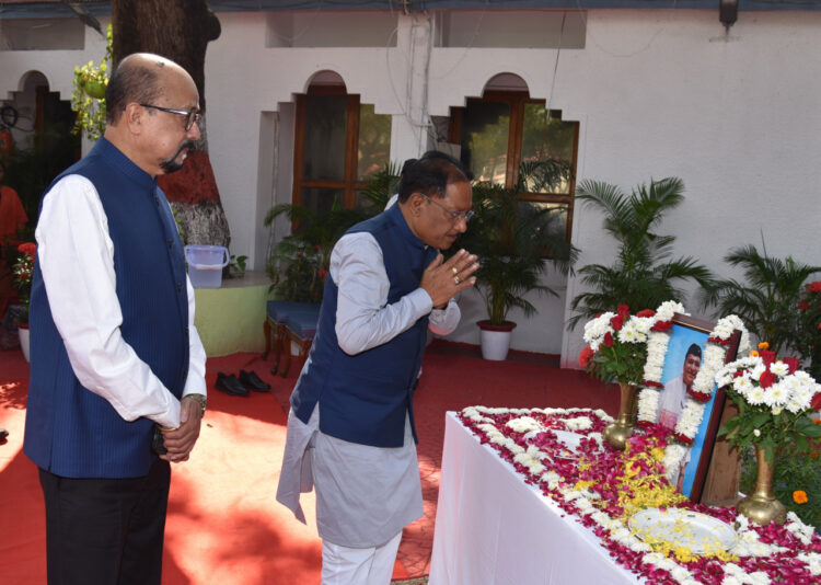 उप राष्ट्रपति, राज्यपाल एवं मुख्यमंत्री ने भारत रत्न डॉ. भूपेन हजारिका की पुण्यतिथि पर उन्हें किया नमन