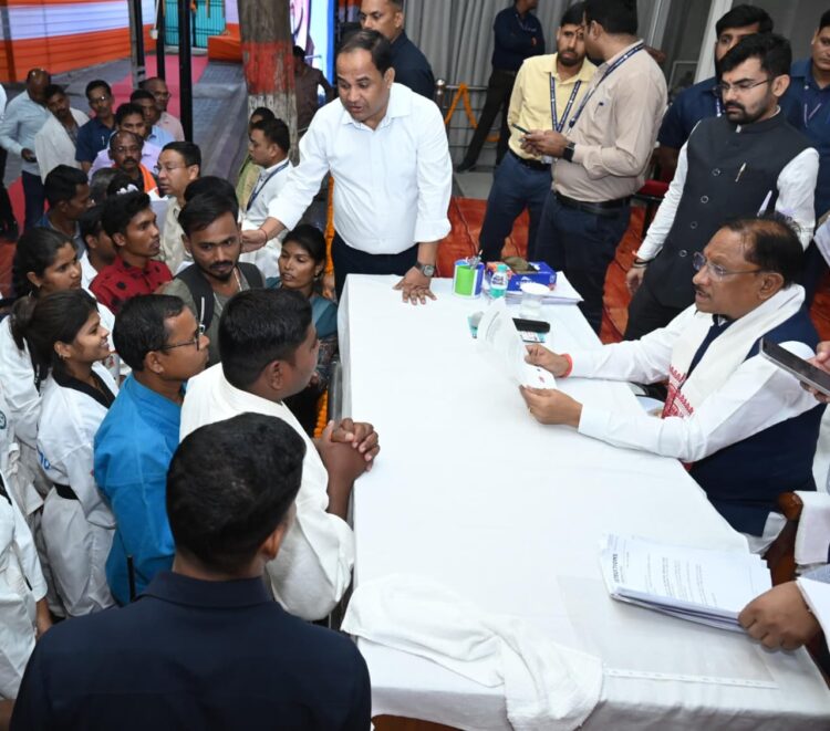 मुख्यमंत्री श्री विष्णु देव साय ने खिलाड़ियों को हरसंभव सहयोग का भरोसा दिया