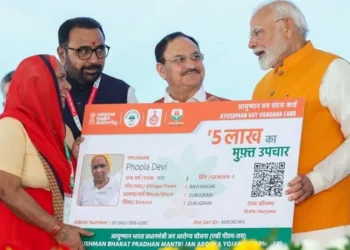 Ayushman Bharat: Ayushman Bharat योजना पर सरकार बढ़ा सकती है दायरा, अब 5 लाख की जगह 10 लाख का होगा फ्री में इलाज!