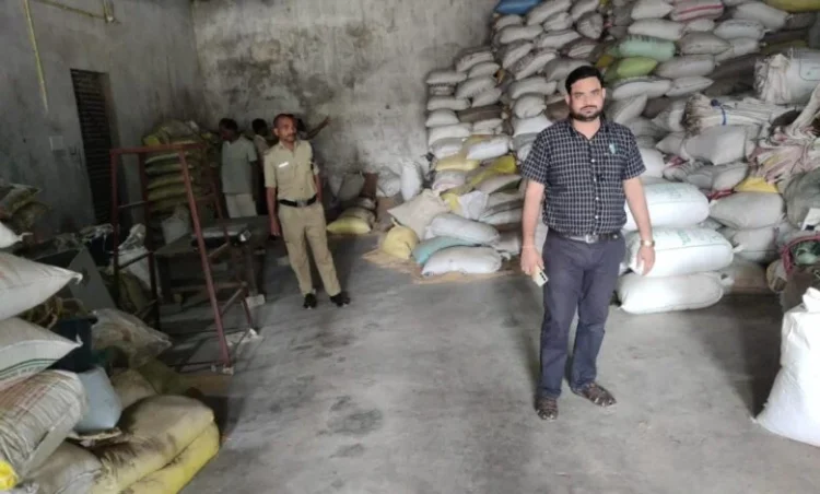 Raigarh News: कलेक्टर के निर्देश पर अवैध धान परिवहन एवं भंडारण पर लगातार कार्रवाई जारी