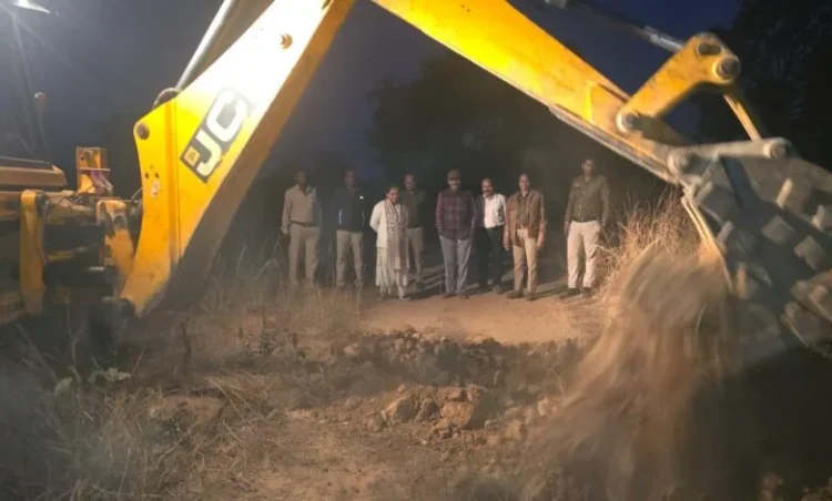 Raigarh News: रायगढ़ जिले में धान के अवैध परिवहन रोकने छत्तीसगढ़ और ओडिशा को जोड़ने वाली अंदरूनी सात जंगल रास्तों पर हुई बड़ी कार्रवाई