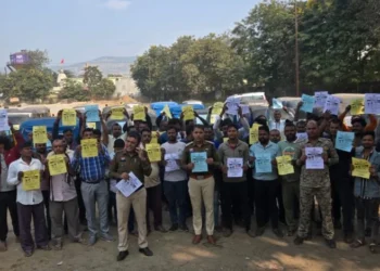 Raigarh News: कोतरारोड़ पुलिस ने ऑटो चालकों के बीच चलाया साइबर और यातायात जागरूकता अभियान